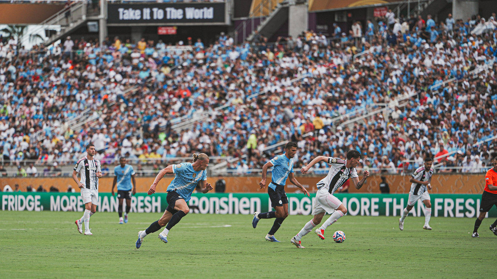 尤文门将多次救险，当选全场最佳球员，帮助深圳以下.